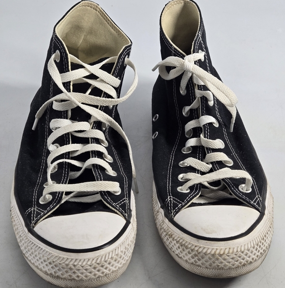 Converse Black and White High-Top Sneakers 11.5M 13.5W - Picture 2 of 8